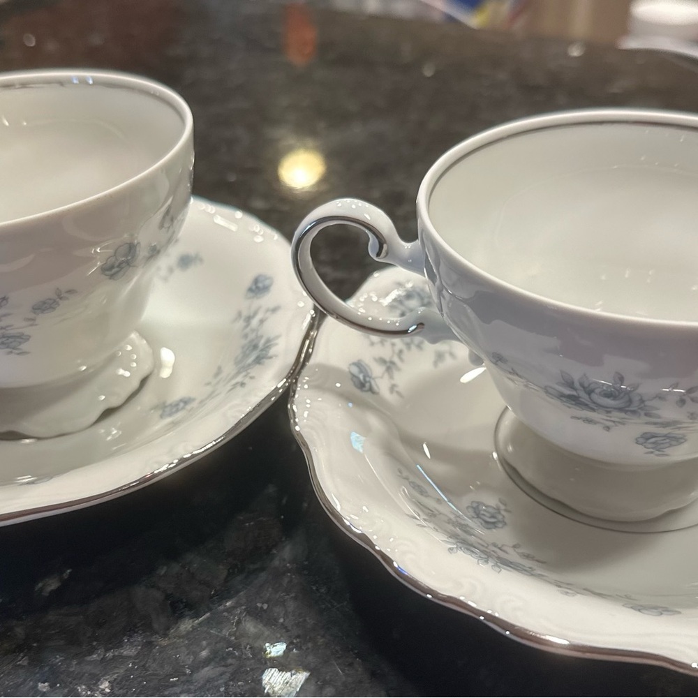 Johann Haviland 2 White and blue Porcelain cups with saucers - Picture 3 of 12